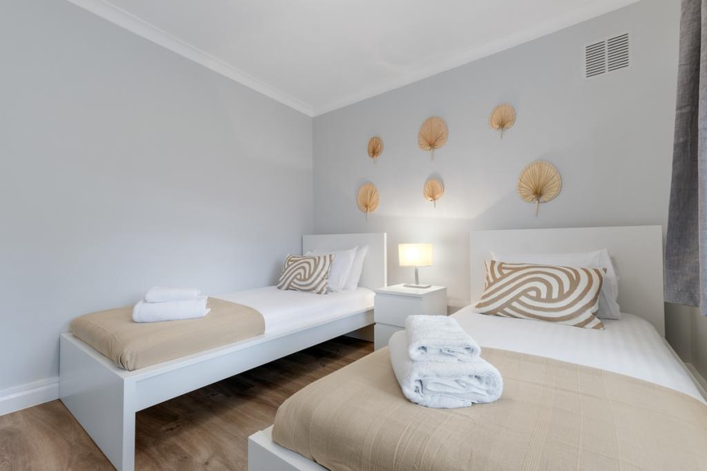 2 bedroom flat for rent in Morris Gardens London SW18