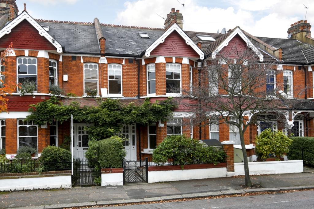 4 Bedroom Terraced House For Rent In Braemar Avenue London Sw19