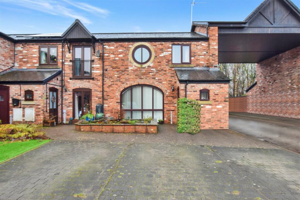 3 bedroom mews property for sale in Manor Farm Mews, Runcorn, WA7 1NN, WA7