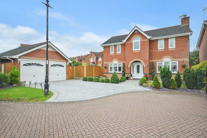 4 bedroom detached house for sale in Malmesbury Park, Sandymoor