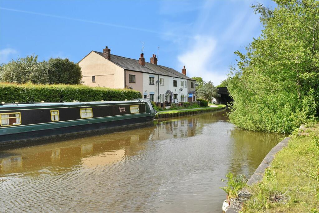 2 bedroom terraced house for sale in Canalside Cottages, Preston Brook