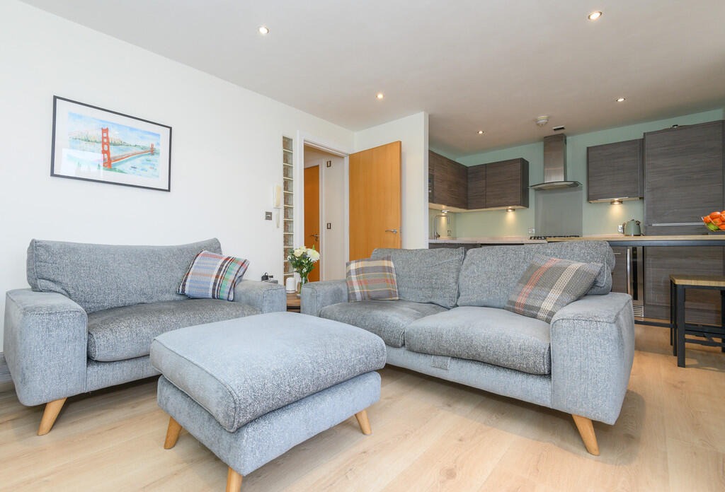 Main image of property: Cromwell Court, Brewery Wharf