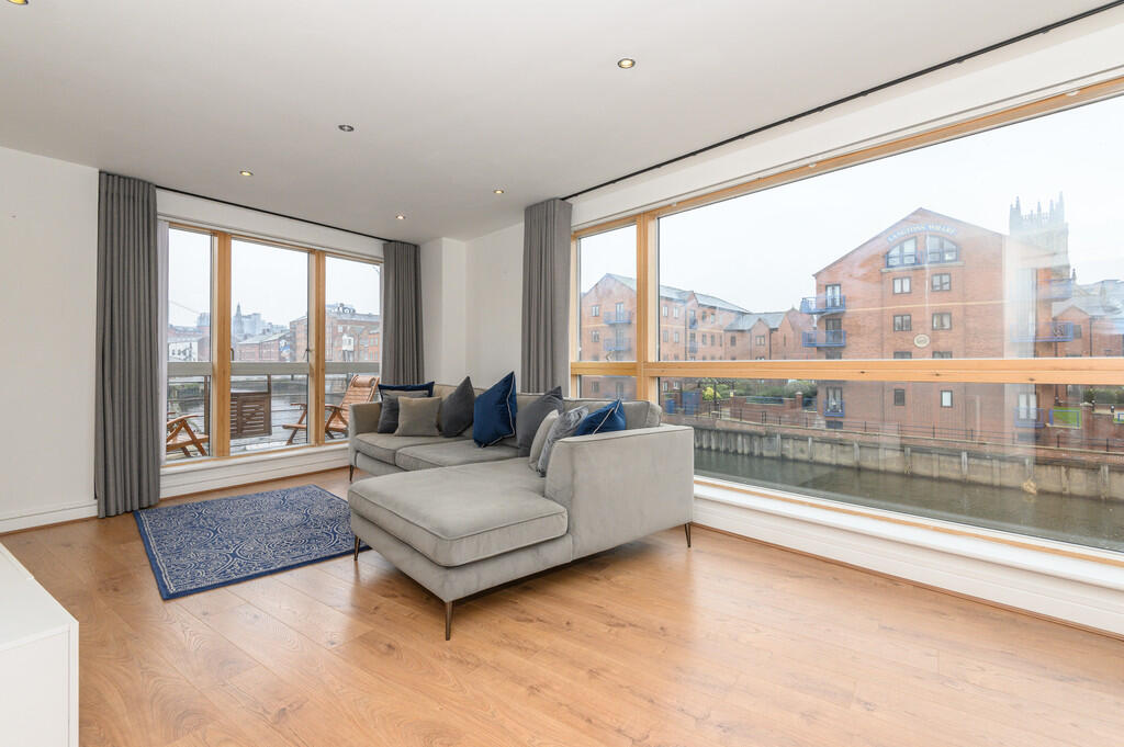 Main image of property: Admiral Court, Brewery Wharf