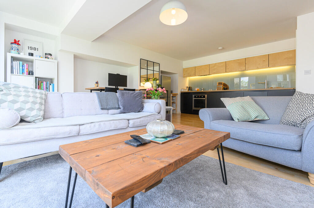 Main image of property: Saxton, The Avenue 