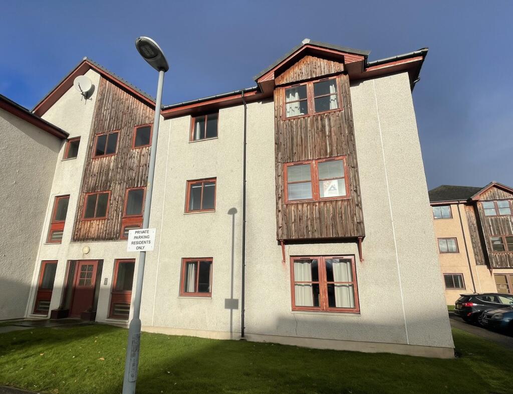 Main image of property: 28 Mackintosh Place, Raigmore, Inverness. IV2 3US