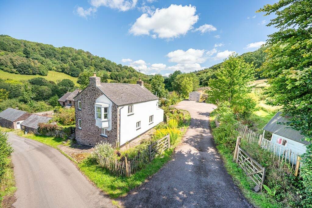 3 bedroom detached house for sale in Llanishen,Chepstow,Monmouthshire