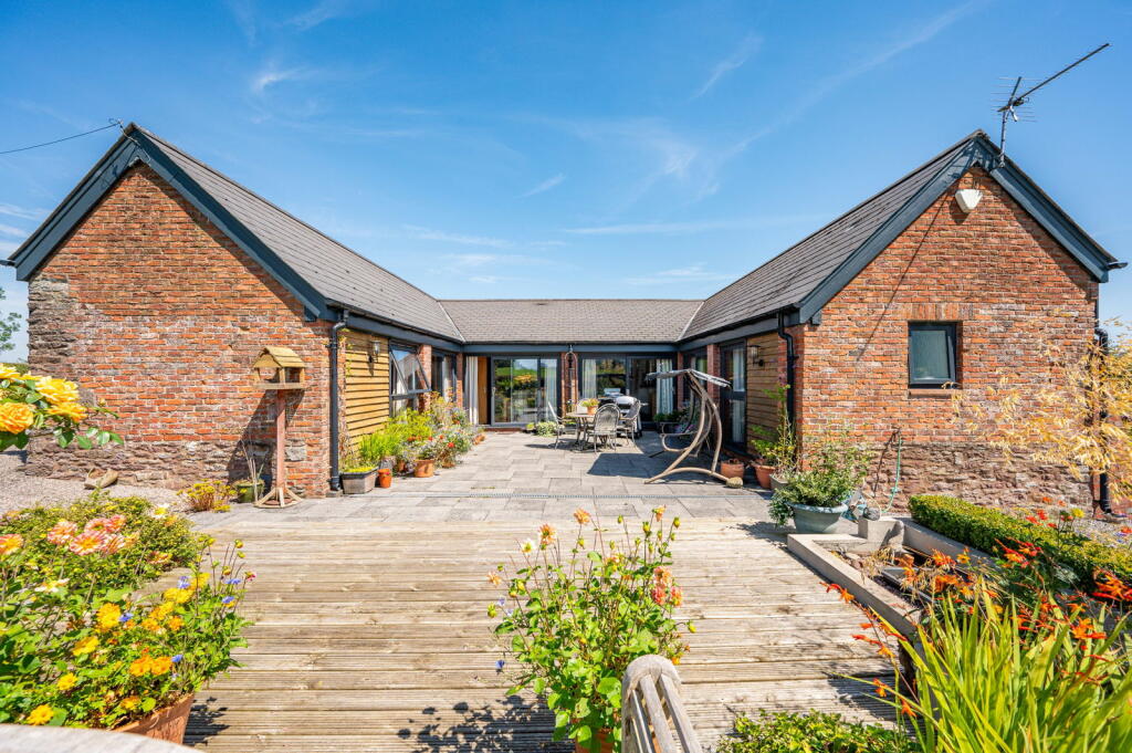 2 bedroom barn conversion for sale in Ty Brith Barn, Dingestow ...