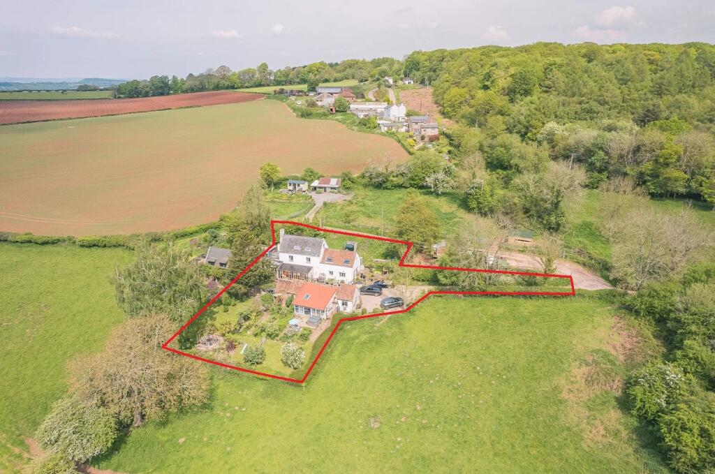 Main image of property: Edge End, Coleford (4 bedroom farmhouse / 2 bedroom annexe / Views)