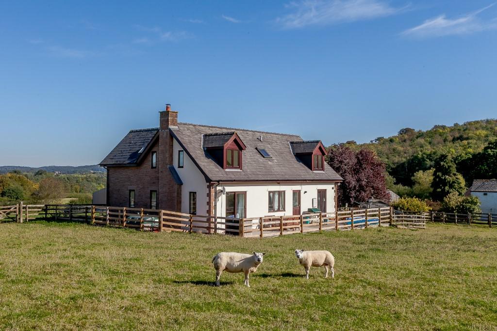 5 bedroom detached house for sale in Upper TalYFan Farm, Dingestow