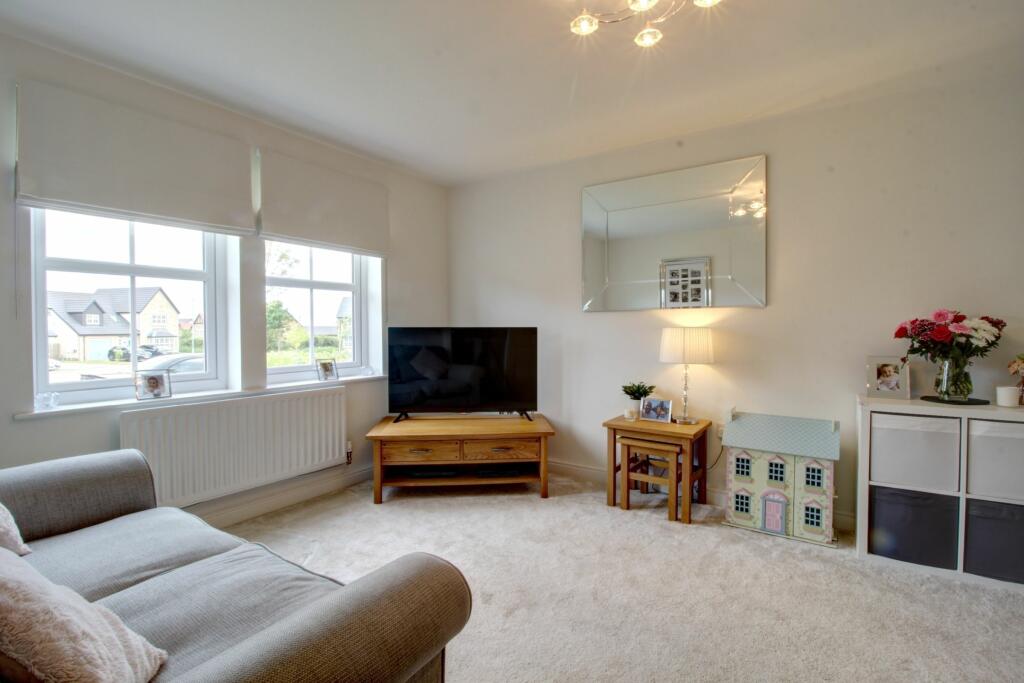 3 bedroom semidetached house for sale in Shepherd Drive, Ryton, NE40