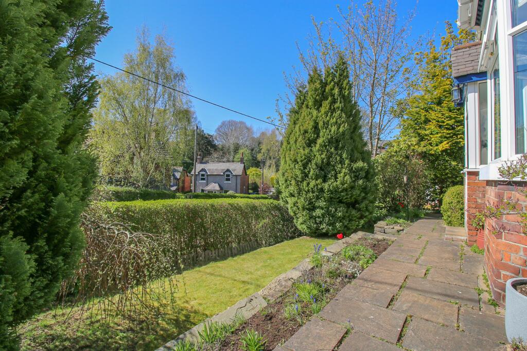 3 bedroom detached house for sale in Kirby Villa, Dene Crescent