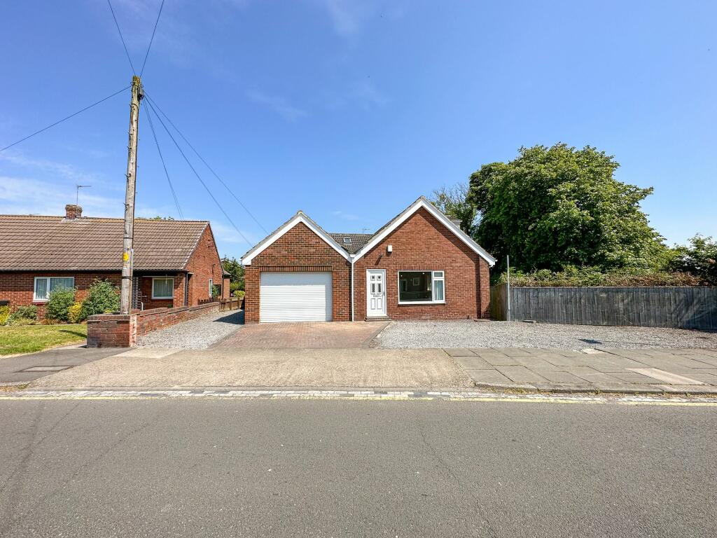 4 bedroom detached house for sale in Thornhill Road, Ponteland