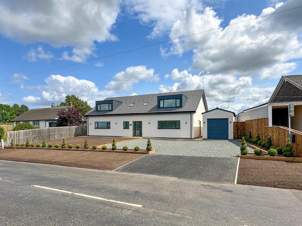 5 bedroom detached house for sale in South Acre, Barlow Road, Barlow