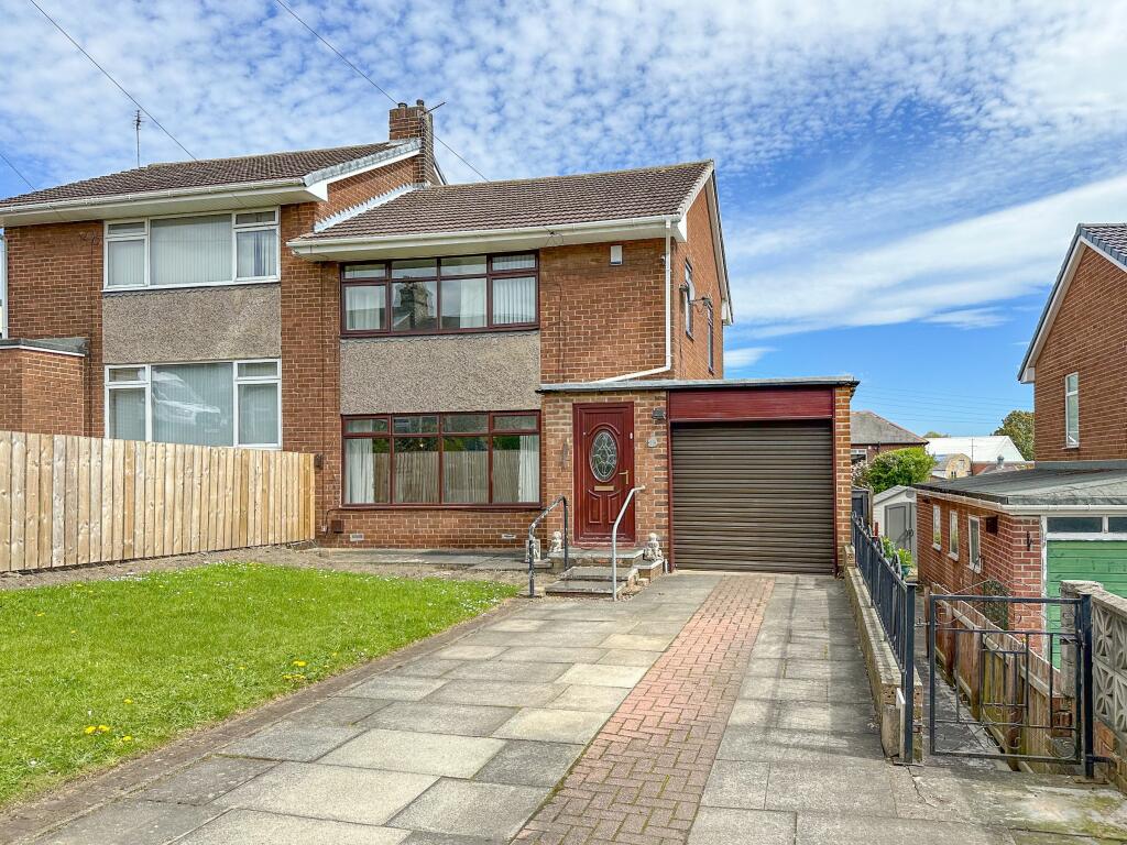 3 bedroom semidetached house for sale in Meadow Lane, Crawcrook, Ryton