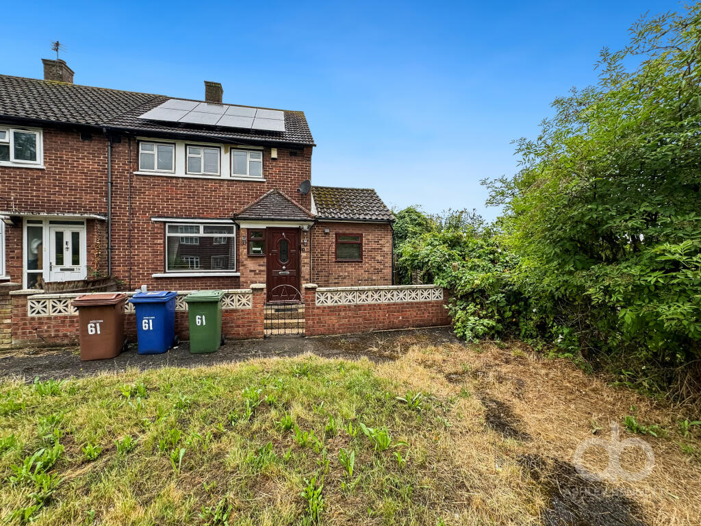 3 bedroom end of terrace house for sale in Shannon Way, Aveley, South