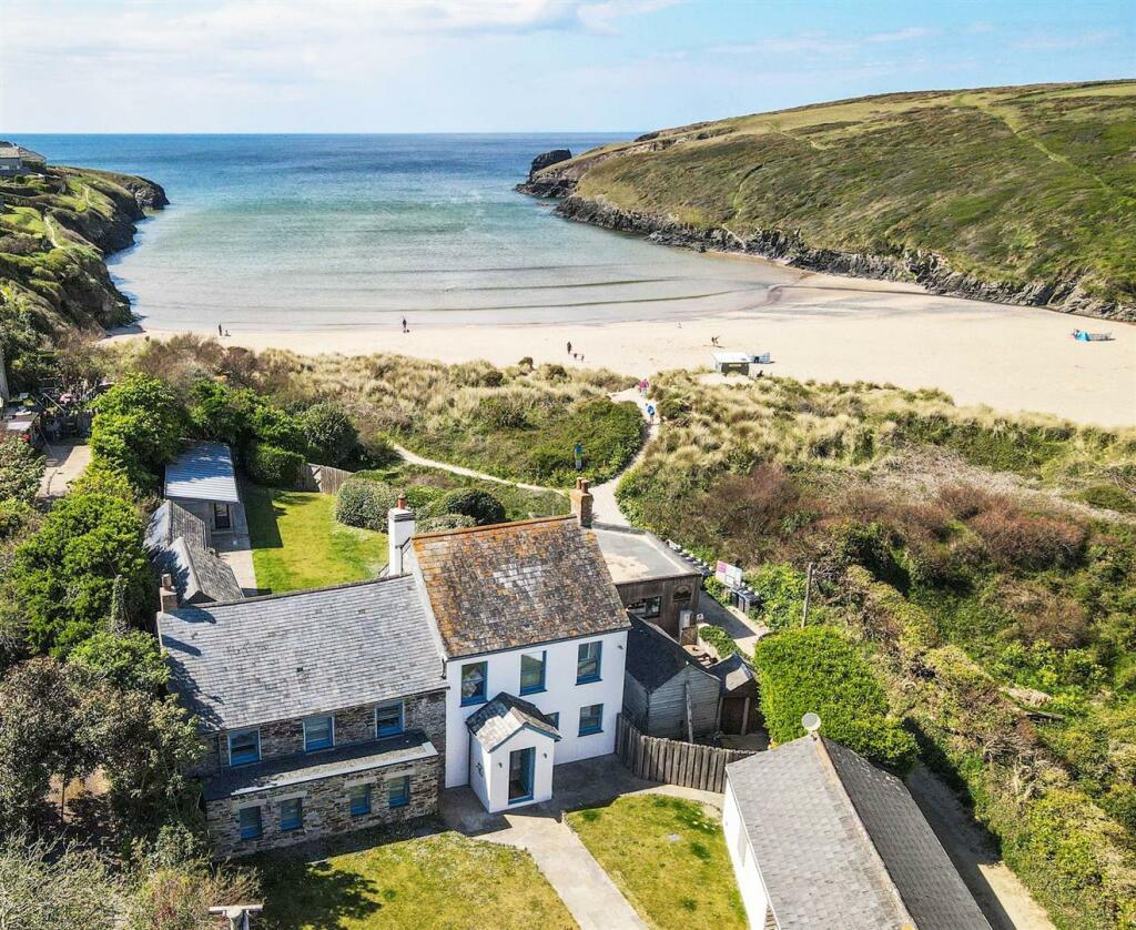 6 bedroom detached house for sale in Porthcothan Bay, Padstow, PL28