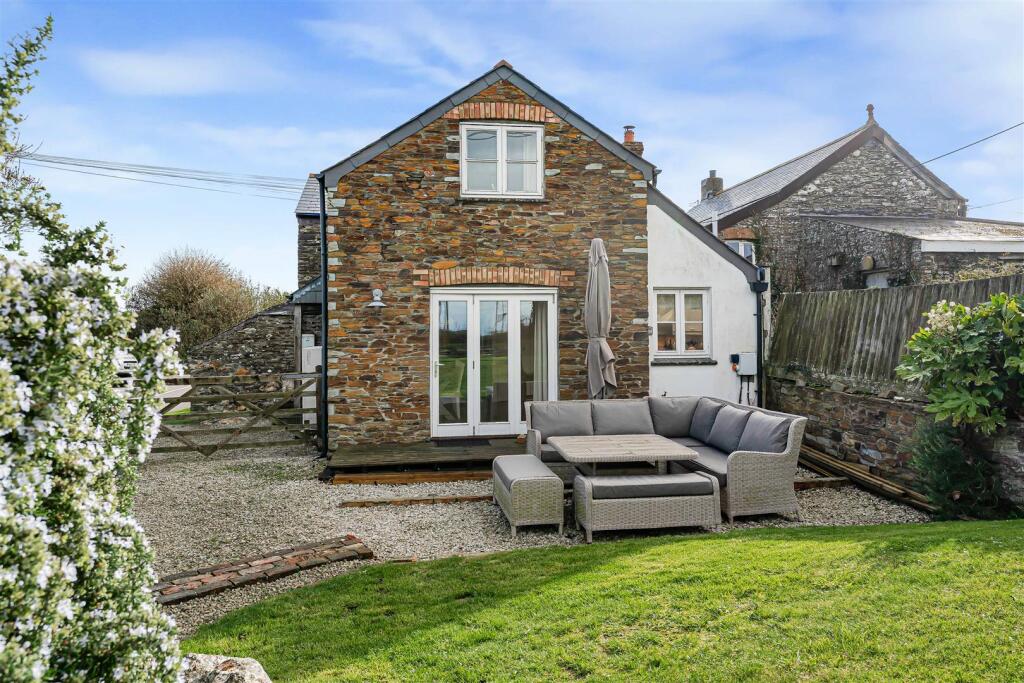 Main image of property: Engollan, St Eval