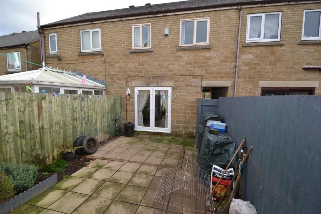 3 bedroom town house for sale in Alexandra Street, Queensbury, Bradford