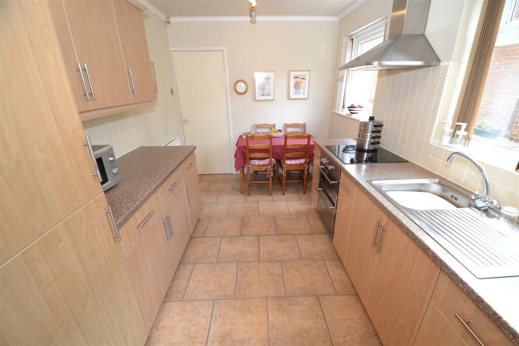 Additional property image - Dalecroft Rise, Allerton, Bradford