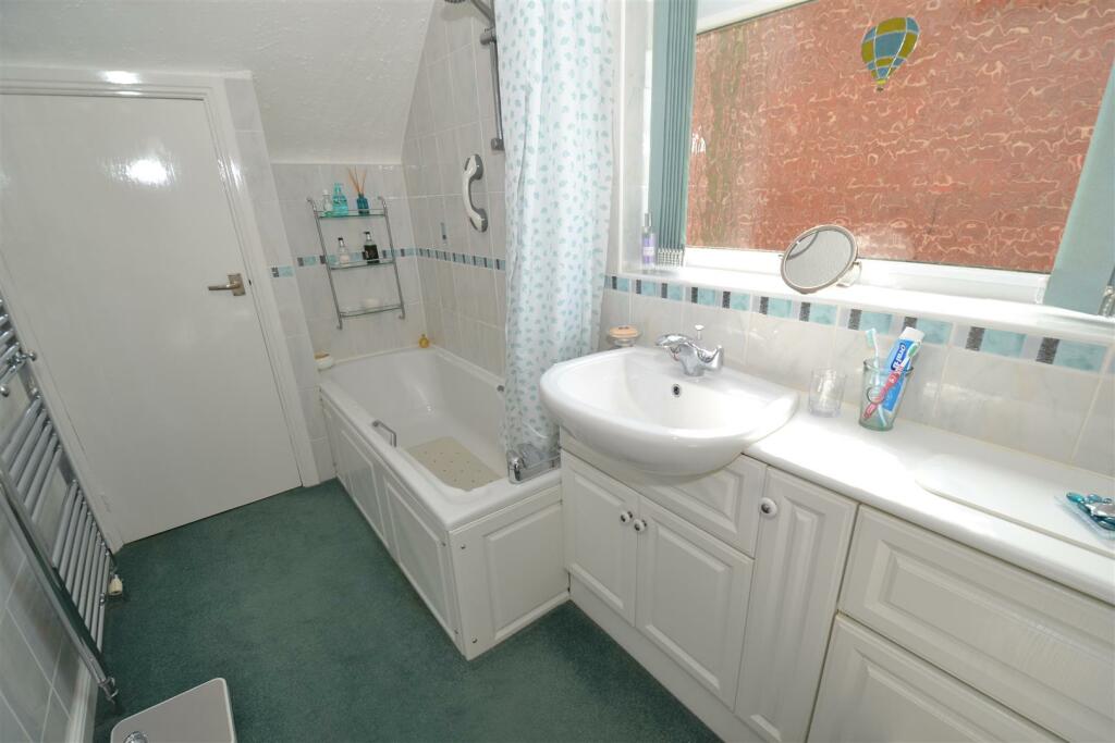 Additional property image - Dalecroft Rise, Allerton, Bradford