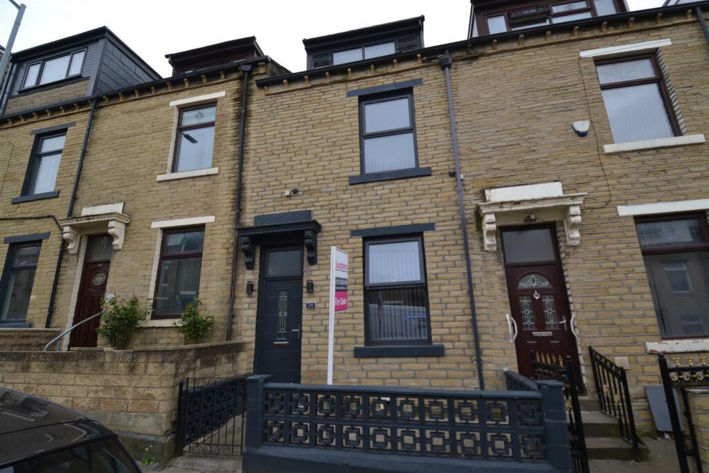 4 bedroom terraced house for sale in Fairbank Road, Bradford, BD8