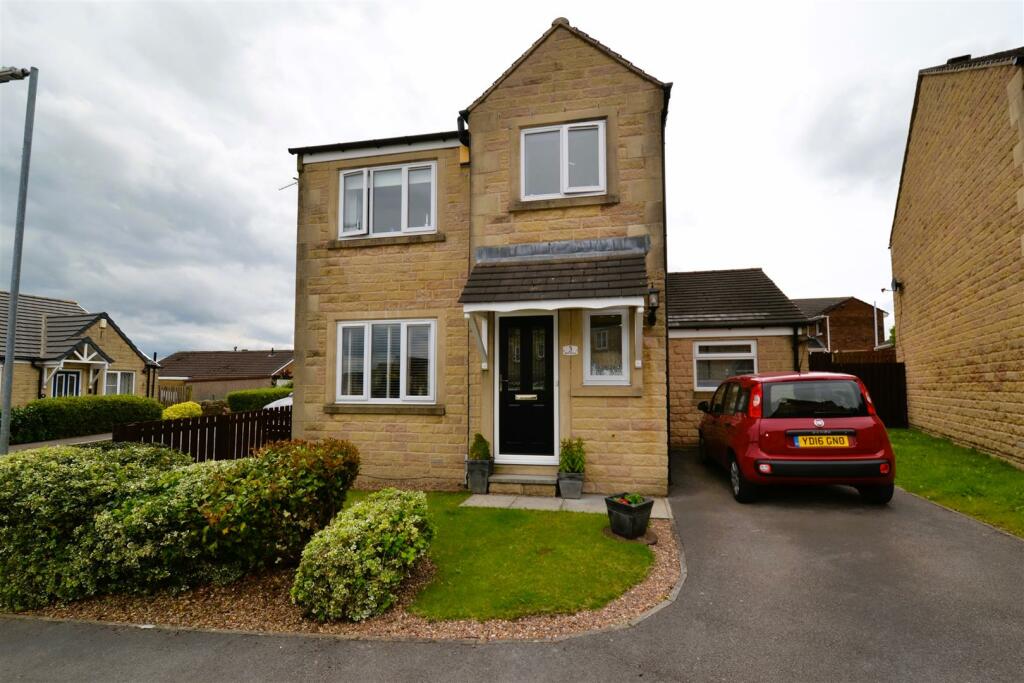 3 bedroom detached house for sale in Bell Street, Claremount, Halifax, HX3