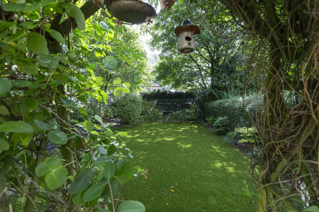 Additional property image - Sandbeds, Queensbury, Bradford