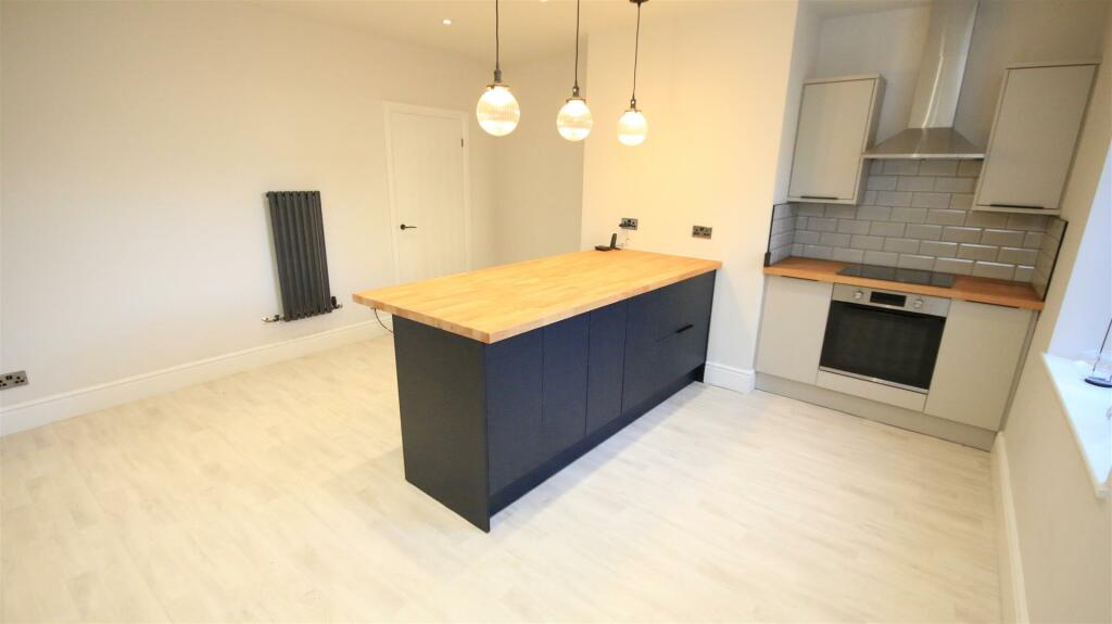 Additional property image - Oakleigh Road, Clayton, Bradford