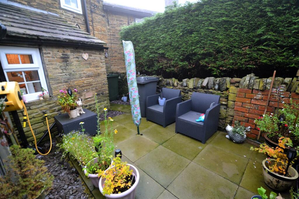 Additional property image - Green End, Clayton, Bradford