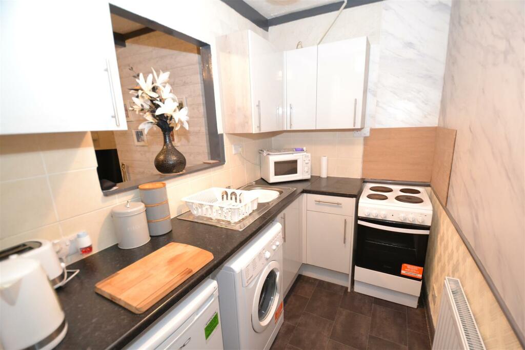 Additional property image - Priestley Hill, Queensbury, Bradford