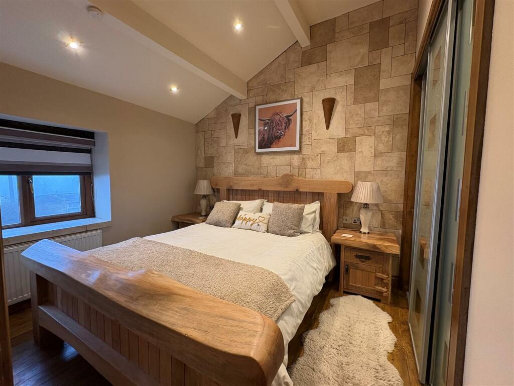 Additional property image - Well Heads, Thornton, Bradford