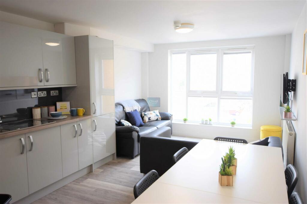 Main image of property: Brayford Court - Apartment 9 - Student Apartment - 25/26