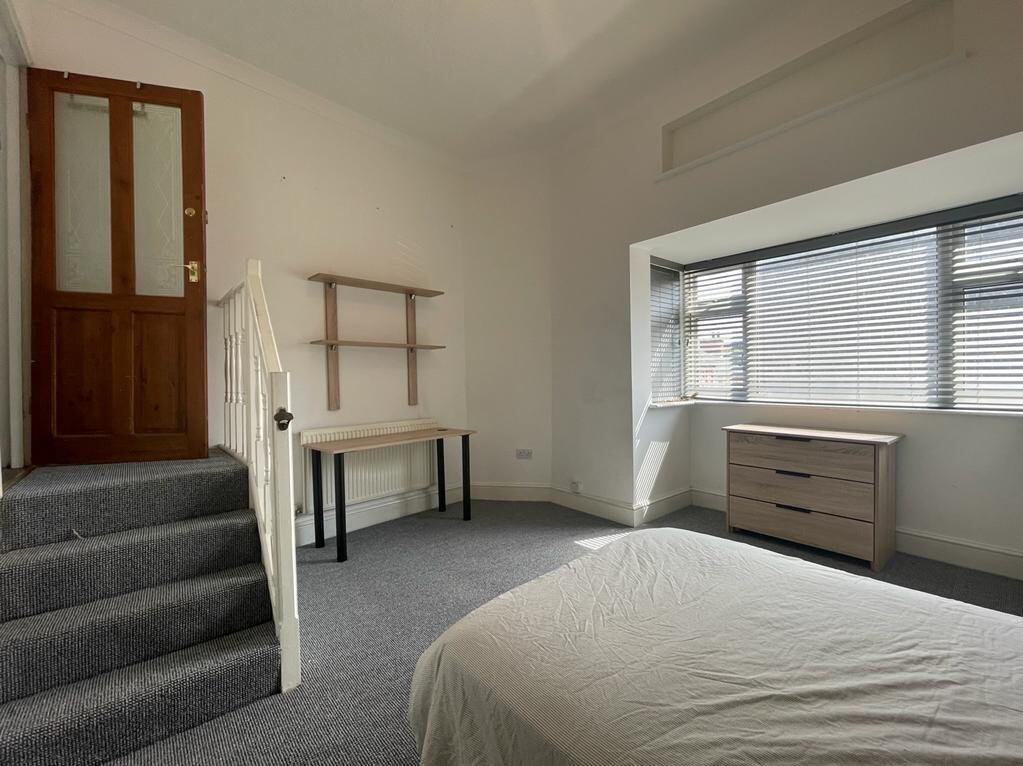 Main image of property: Victoria Terrace - Student House - 25/26