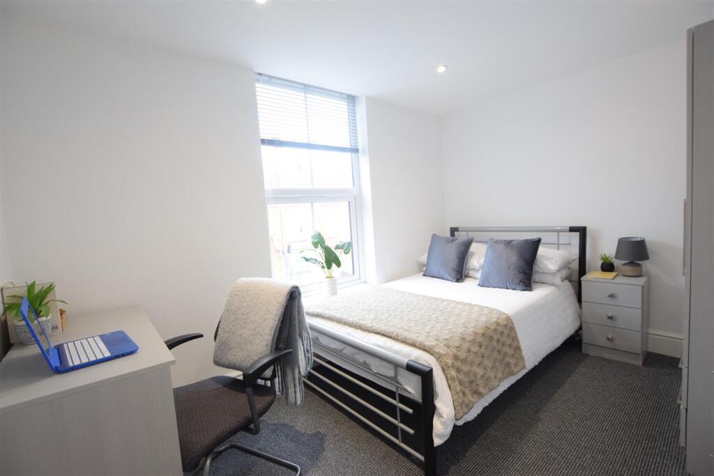 Main image of property: Kirkby Street - Student House - 25/26