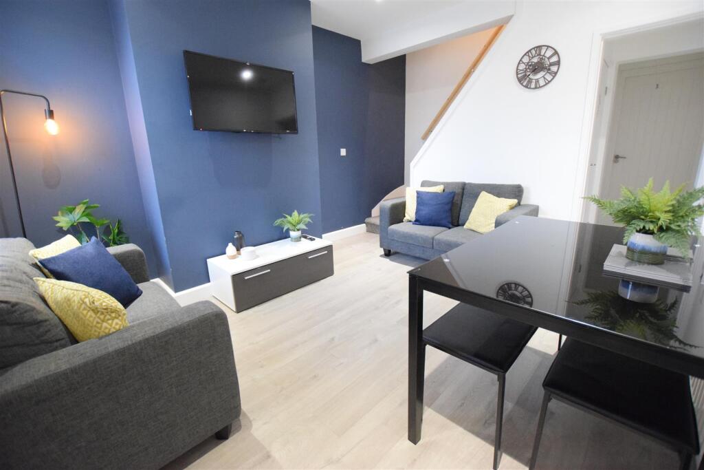 Main image of property: Gibbeson Street - Student House - 26/27