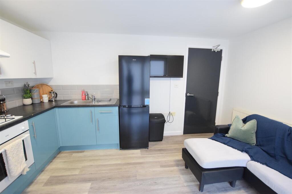 Main image of property: Apt 13, Brayford Court - Student Apartment - 26/27