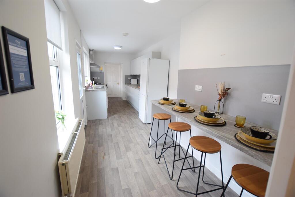 Main image of property: Sincil Bank - Student House - 26/27