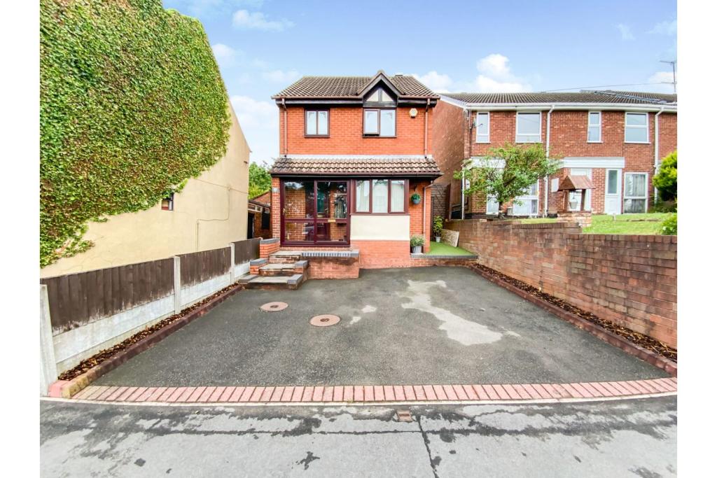Additional property image - Dudley Road, Rowley Regis, B65