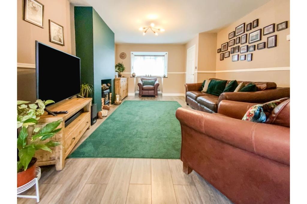 Additional property image - Dudley Road, Rowley Regis, B65