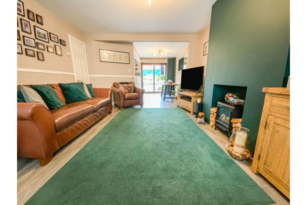 Additional property image - Dudley Road, Rowley Regis, B65