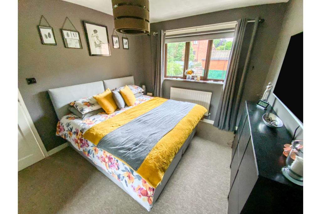 Additional property image - Dudley Road, Rowley Regis, B65