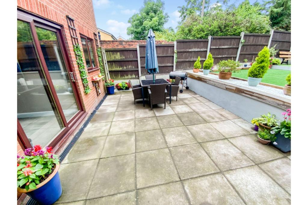 Additional property image - Dudley Road, Rowley Regis, B65