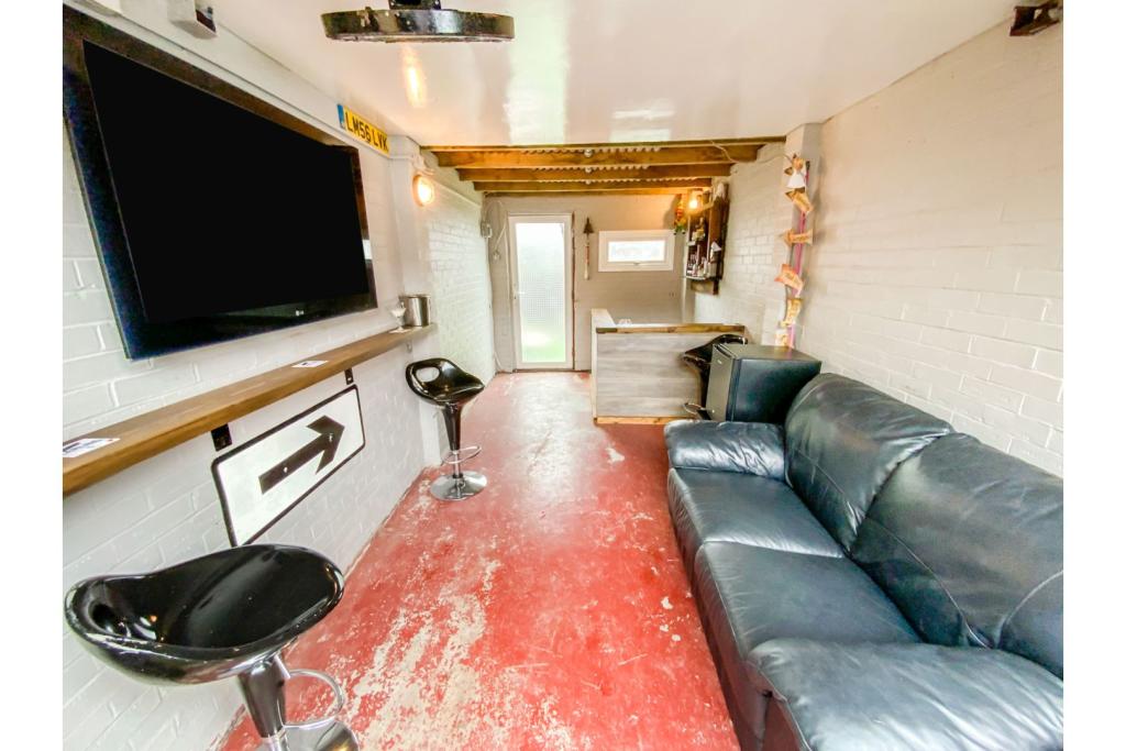 Additional property image - Dudley Road, Rowley Regis, B65