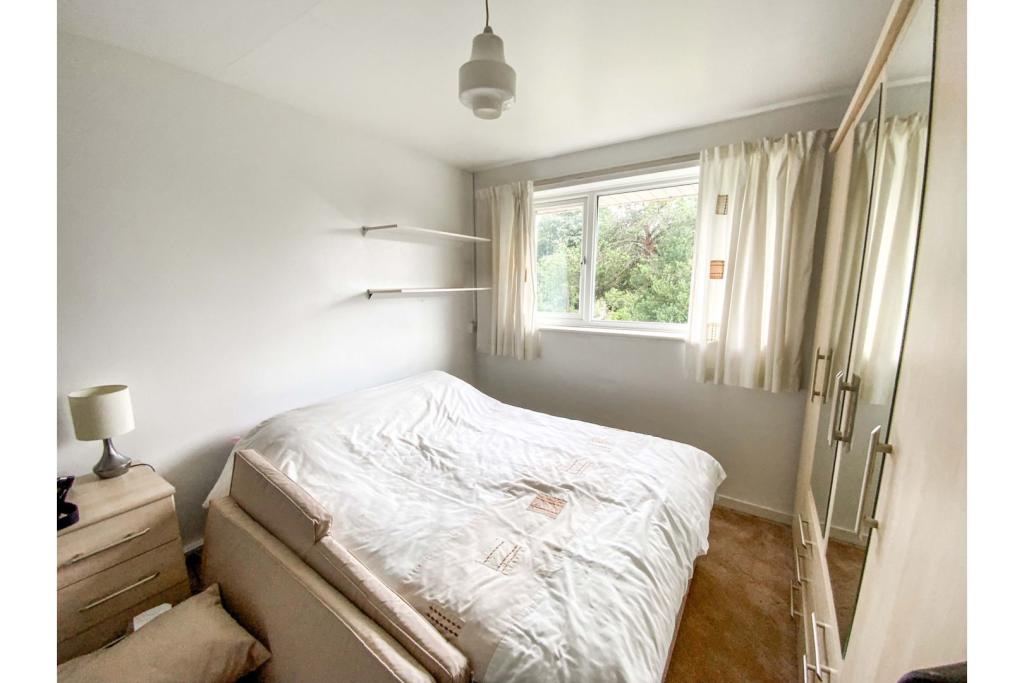 3 bedroom semidetached house for sale in Yardley Fields Road