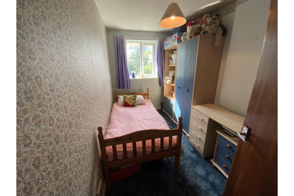 3 bedroom semidetached house for sale in Yardley Fields Road