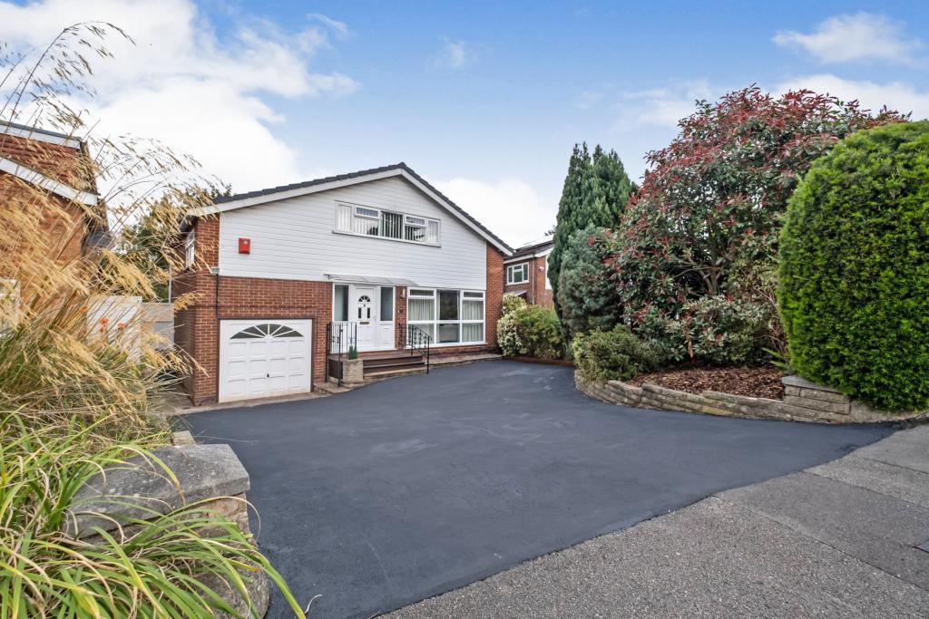 4 bedroom detached house for sale in Elwyn Road, Sutton Coldfield, B73