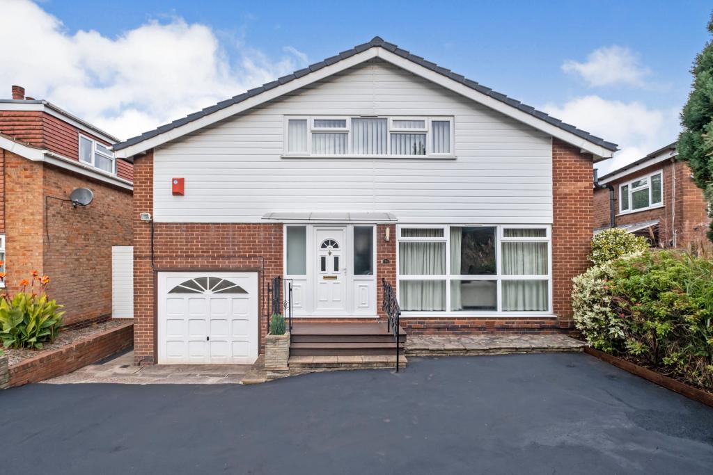 4 bedroom detached house for sale in Elwyn Road, Sutton Coldfield, B73