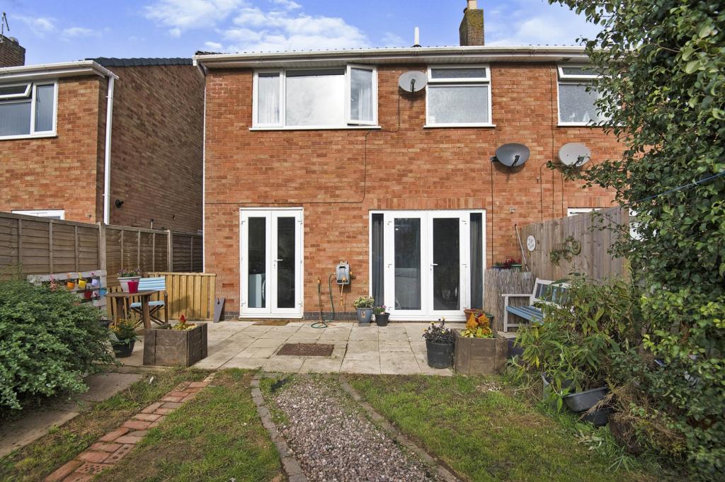 3 bedroom semidetached house for sale in Ivy Croft Road, Warton