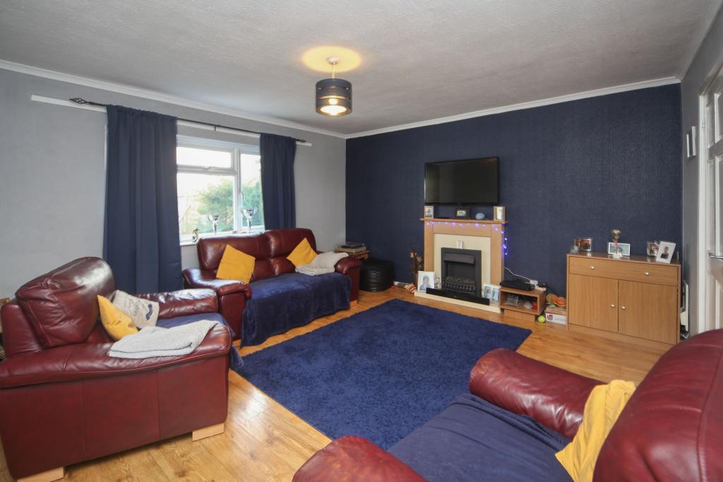 3 bedroom terraced house for sale in Wishaw Close, Redditch, B98