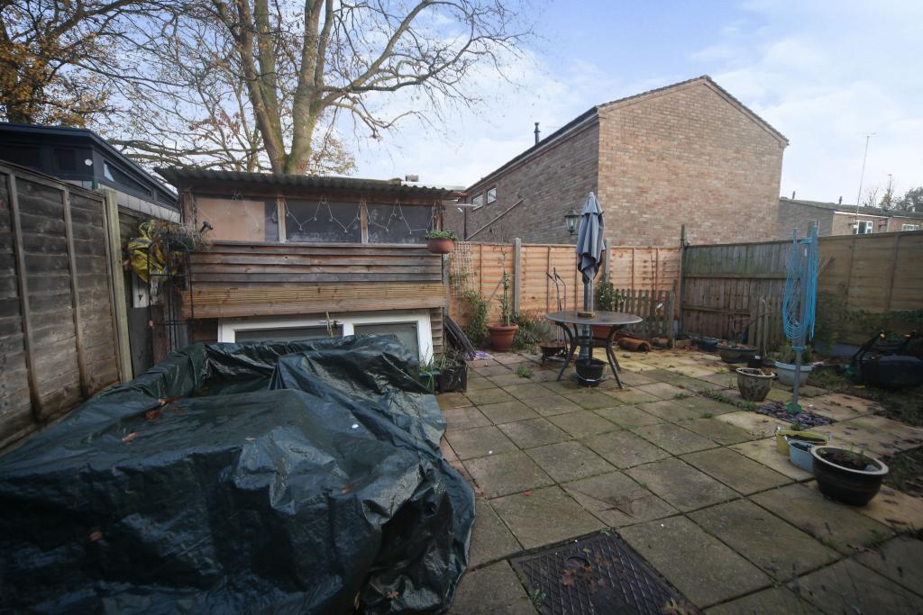 3 bedroom terraced house for sale in Wishaw Close, Redditch, B98